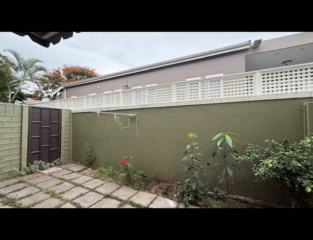 2 BEDROOM DUPLEX RENTED IN ESSENWOOD
